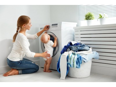 Как ухаживать за детской одеждой: советы по стирке и хранению