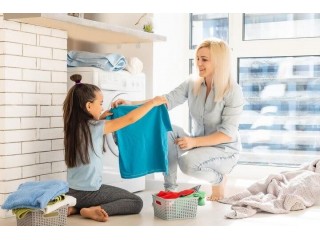 Как ухаживать за детской одеждой: советы по стирке и хранению